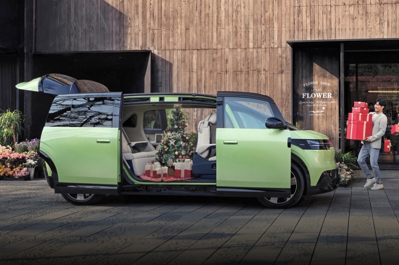 Geely запустила продажи необычного компактвэна Zeekr Mix без центральных стоек