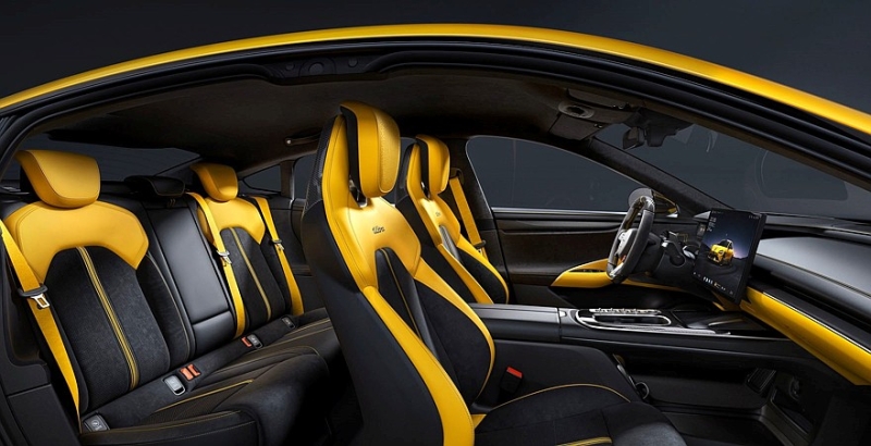 Серийный спортседан Xiaomi SU7 Ultra: три мотора, 1548 л.с. и 1,98 с до «сотни»