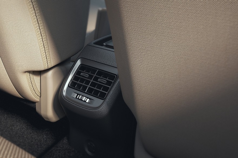 Новый бюджетный седан Suzuki Dzire выходит на рынок: больше отличий от Swift