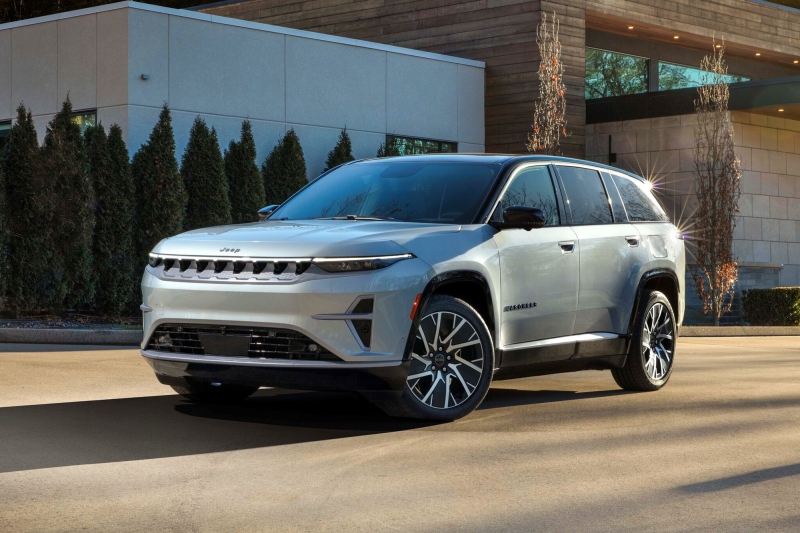 Базовый Jeep Wagoneer S: всё равно дорого, а за полную мощность нужно доплачивать