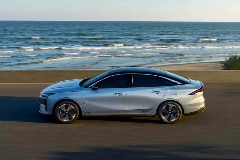 Geely запустила в продажу обновлённый седан Galaxy L6 &ndash; сразу со скидками