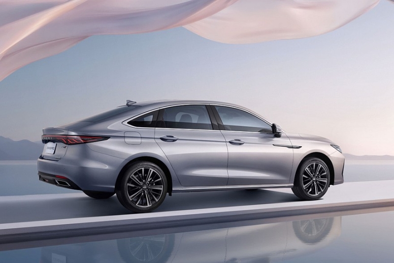 Начались продажи обновлённого Chery Arrizo 8 Pro: версий – больше, цены – ниже