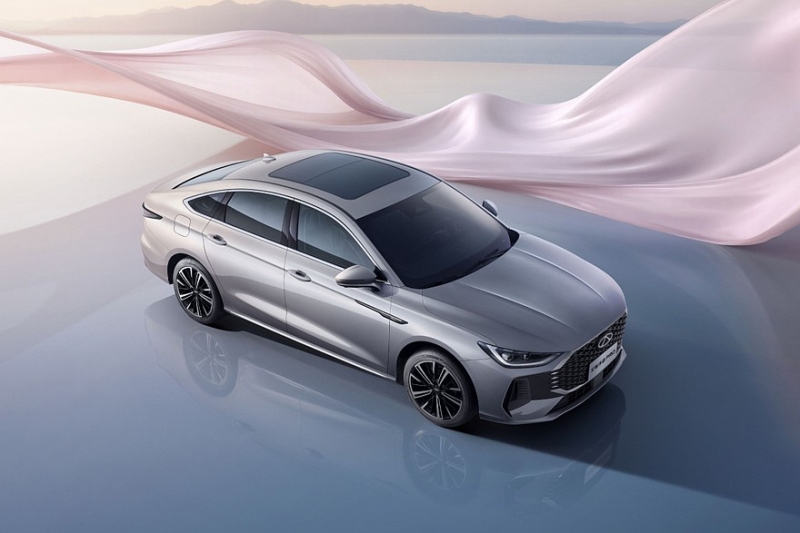 Начались продажи обновлённого Chery Arrizo 8 Pro: версий – больше, цены – ниже