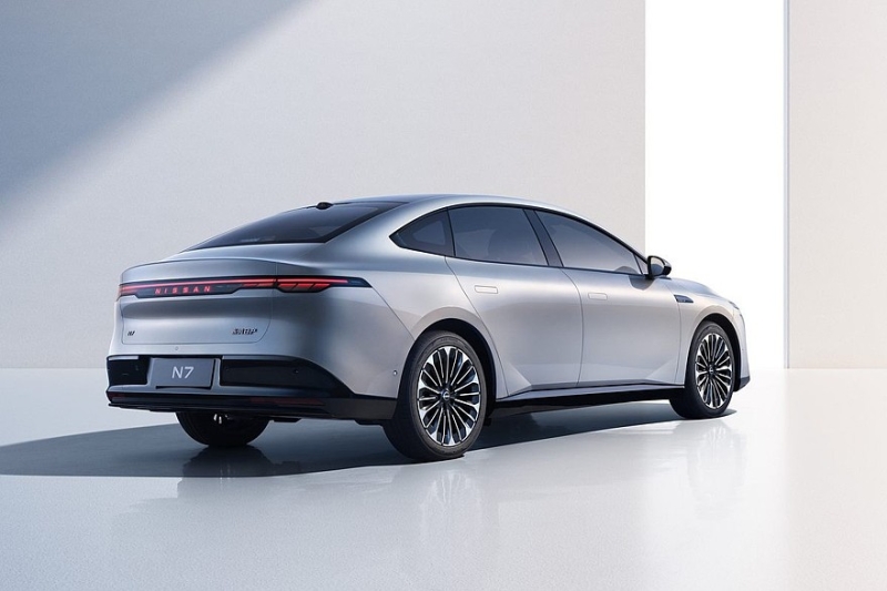 &laquo;Умный&raquo; седан Nissan N7, который сделан вместе с Dongfeng: новые подробности