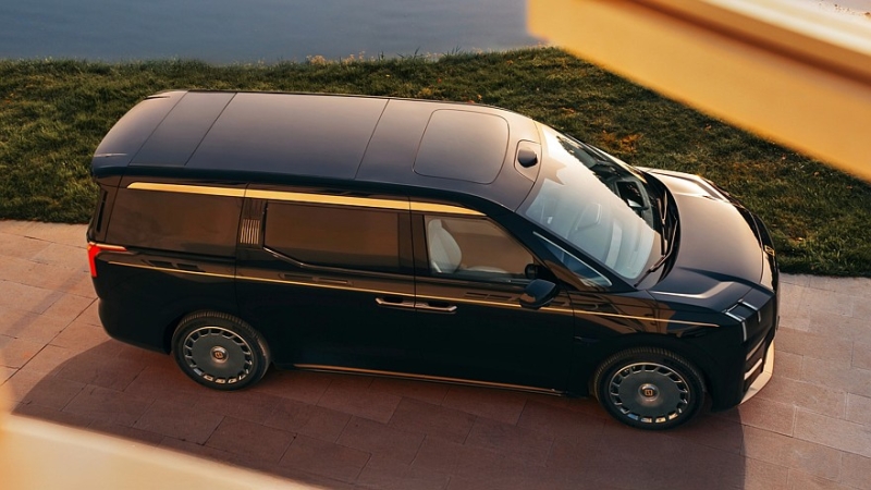 Ещё роскошнее, ещё дороже: VIP-версия Zeekr 009 теперь доступна с золотой отделкой