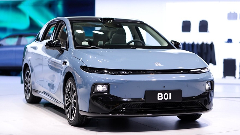 Leapmotor B01: дешёвый, но щедро оснащённый седан на базе кроссовера B10