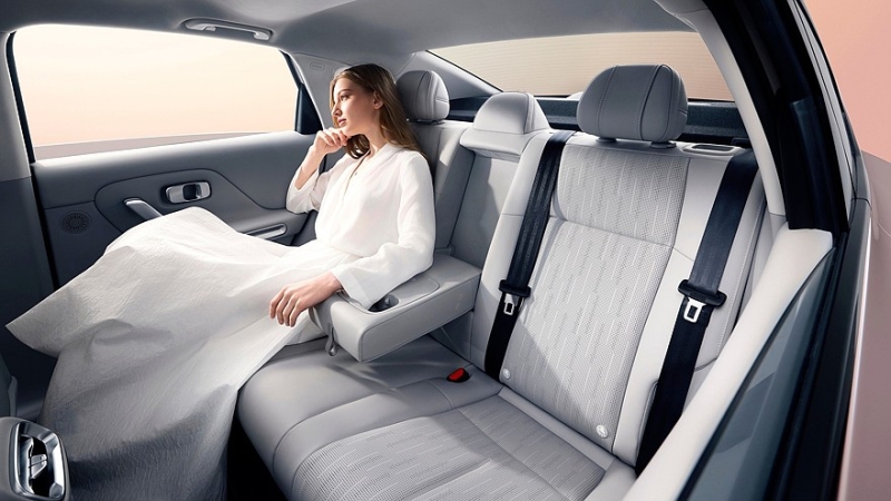 Leapmotor B01: дешёвый, но щедро оснащённый седан на базе кроссовера B10