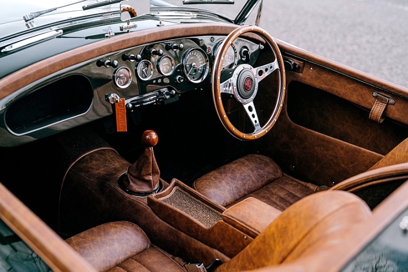 MGA Factory Edition: лёгкий рестомод от Frontline Cars с двумя моторами Ford на выбор