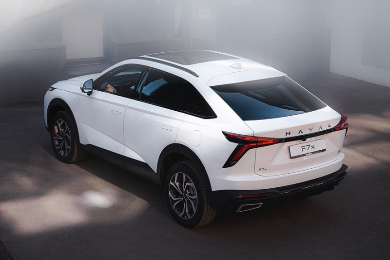 Новый купеобразный кроссовер Haval F7x, которого не было даже в Китае: цены в России