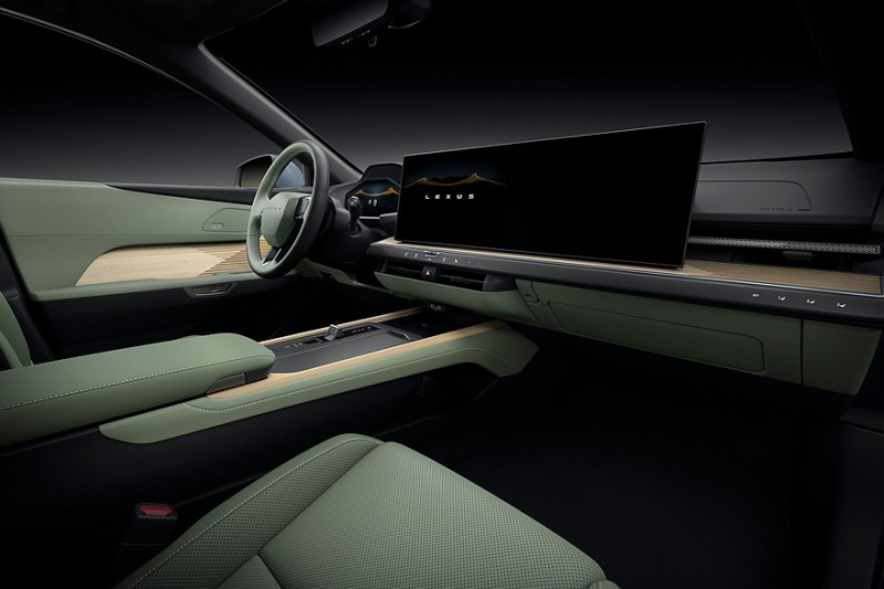 Новый седан Lexus ES: гибрид или электрокар и два варианта оформления салона