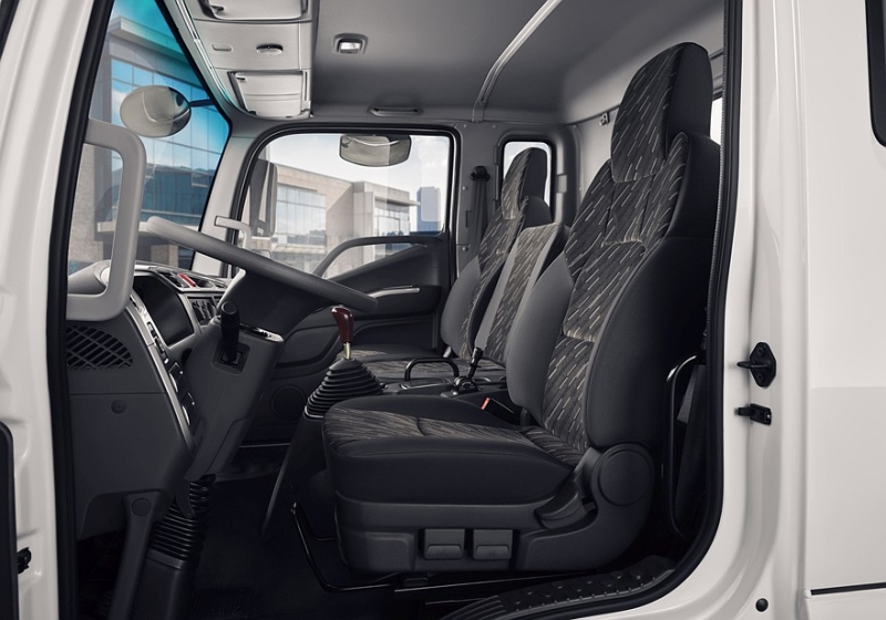 Пополнение в коммерческом сегменте: в России стартовали продажи грузовика Валдай 18