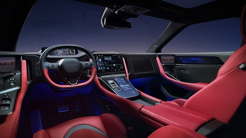 Серийный лифтбек Honda GT дебютировал в двух версиях с разным дизайном