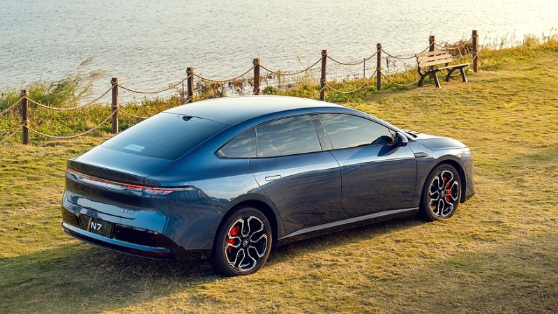 Тонущий Nissan вывел на китайский рынок дешёвый бизнес-седан N7