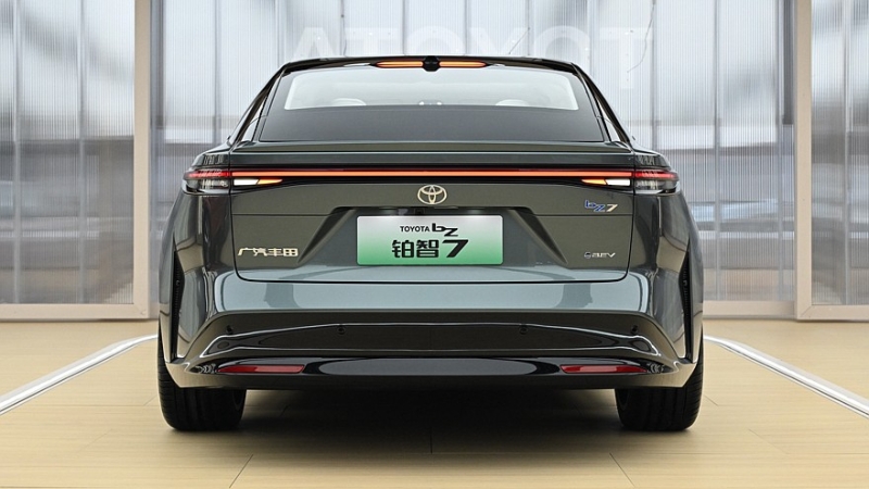 Toyota bZ7 стал новым флагманским седаном китайской линейки бренда