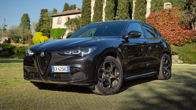 Внешность Alfa Romeo Stelvio нового поколения раскрылась на патентных изображениях