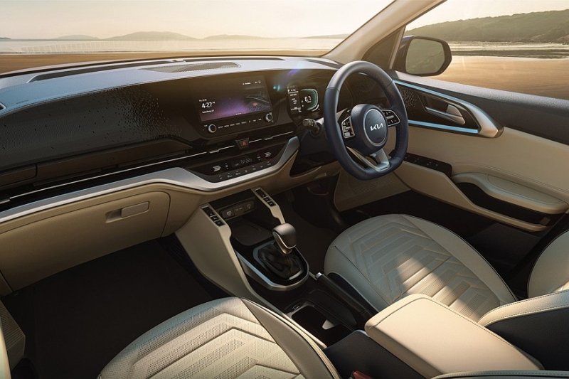 Анонсирован «престижный» кроссвэн Kia Clavis в новом стиле