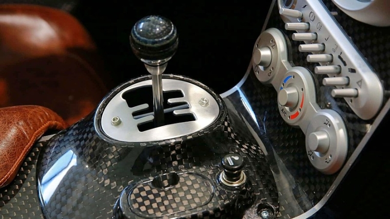 Automobili Mignatta Rina: аналоговая баркетта из Италии с мощным атмосферным V8