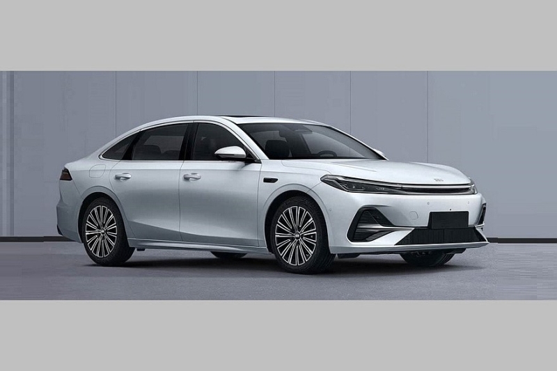 Большой седан Geely Galaxy A7 раскрылся досрочно