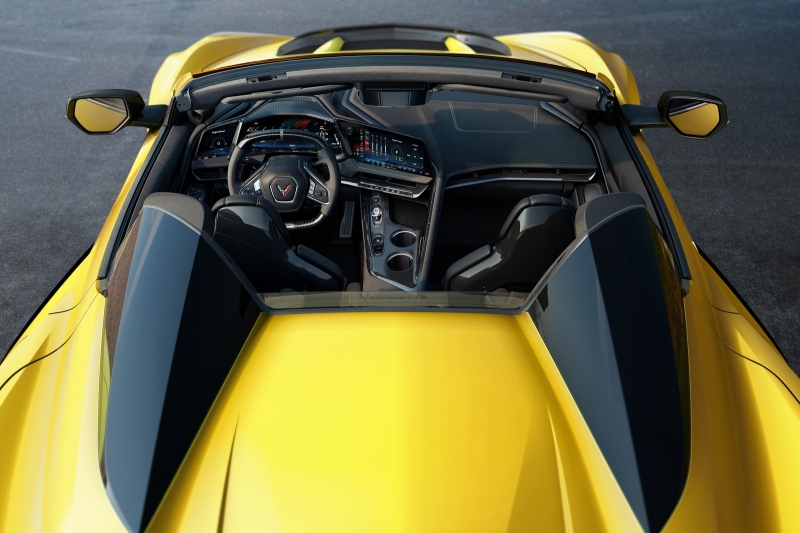 Chevrolet Corvette получил обновлённый интерьер с новыми экранами и без ряда кнопок