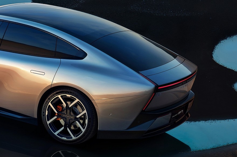 &laquo;Это не концепт&raquo;: показан эффектный седан Xpeng P7 нового поколения