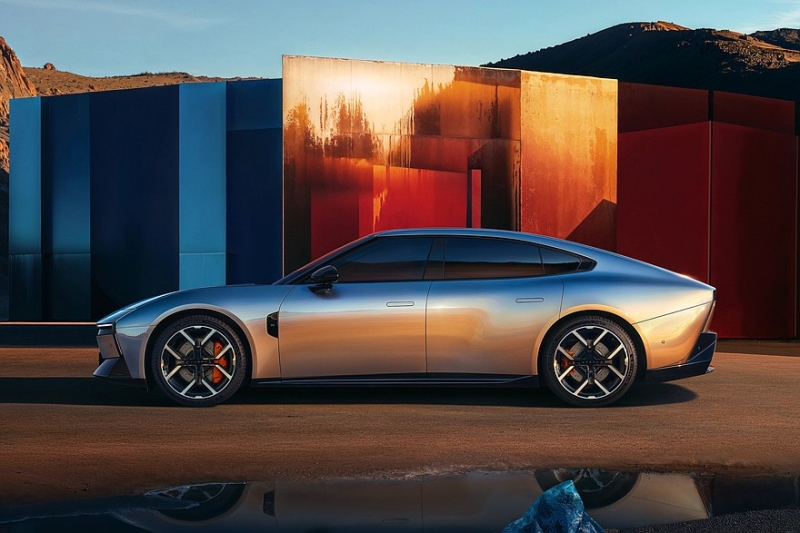 &laquo;Это не концепт&raquo;: показан эффектный седан Xpeng P7 нового поколения