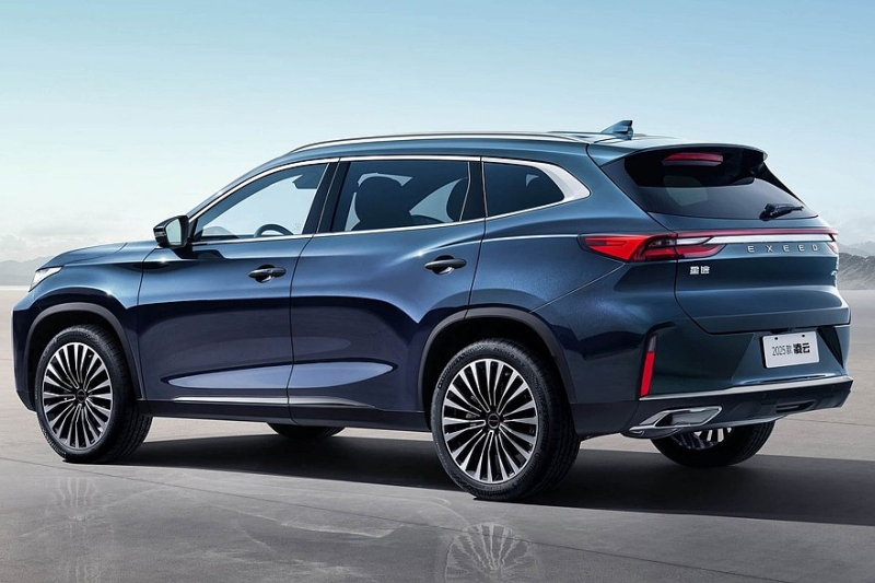 Кроссовер Exeed TXL «почернел» и стал агрессивнее в новой спецверсии