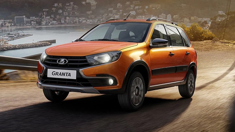 Lada Granta обзавелась новой модификацией: теперь и &laquo;приподнятый&raquo; лифтбек