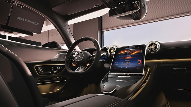 Mercedes-AMG GT 63 APXGP Edition: спецверсия в поддержу нового фильма с Брэдом Питтом