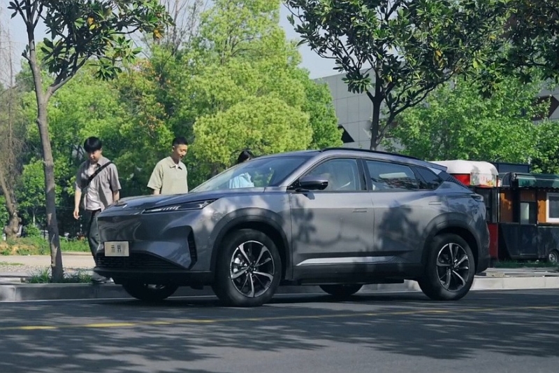 Не такой уж и новый кроссовер Hedmos 06 от СП Dongfeng Peugeot-Citroen доступен к заказу