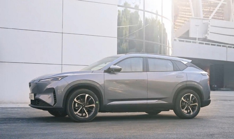 Не такой уж и новый кроссовер Hedmos 06 от СП Dongfeng Peugeot-Citroen доступен к заказу