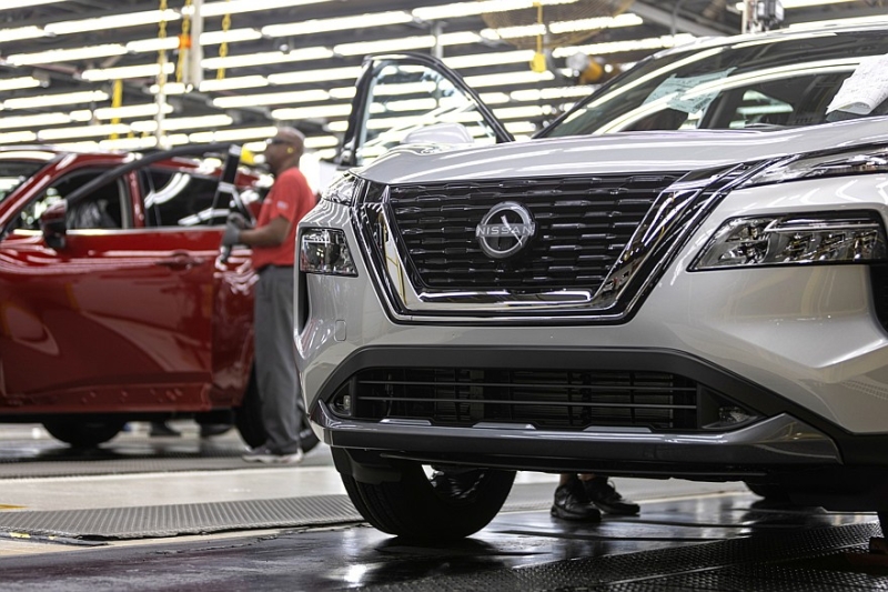 Nissan борется за выживание: новые сокращения на фоне колоссальных убытков