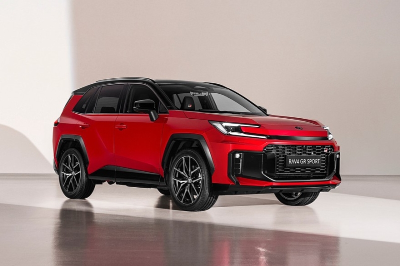 Новый кроссовер Toyota RAV4 дебютировал в нескольких версиях