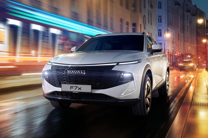 Новый купеобразный Haval F7x стартует в России: топовый мотор и полный привод