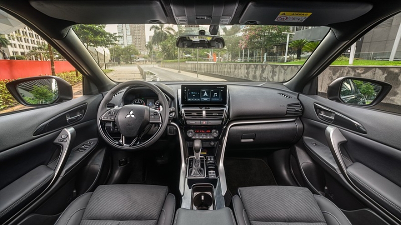 Новый Mitsubishi Eclipse Cross: первые изображения