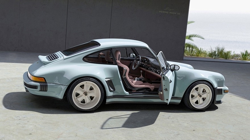 Очередной крутой Porsche 911 от Singer: широкий кузов, четыре фары и атмосферные 426 л.с.