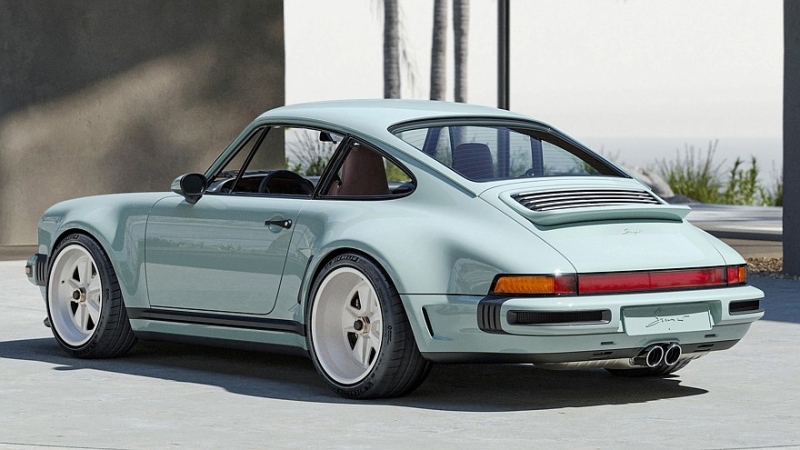 Очередной крутой Porsche 911 от Singer: широкий кузов, четыре фары и атмосферные 426 л.с.