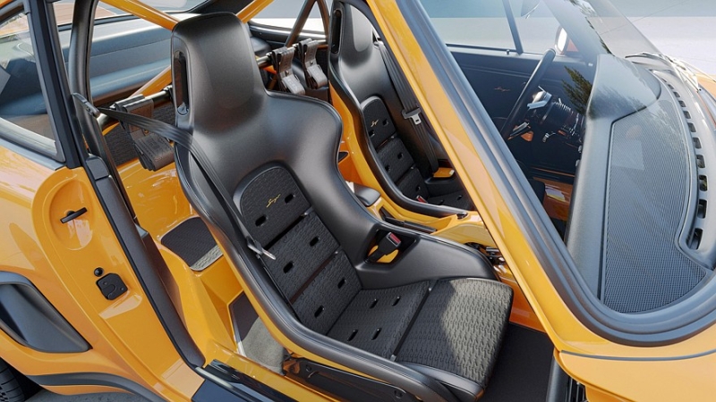 Очередной крутой Porsche 911 от Singer: широкий кузов, четыре фары и атмосферные 426 л.с.