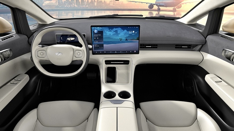 Под крылом самолёта: рождённый авиакомпанией лифтбек Juneyao Air выходит на рынок