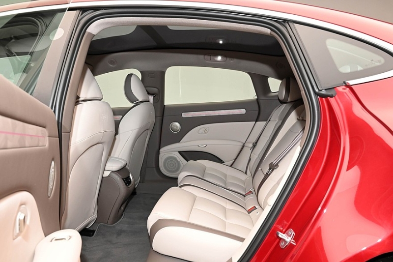 Премиальный лифтбек IM L6 от SAIC обновлён на втором году жизни, цены снижены