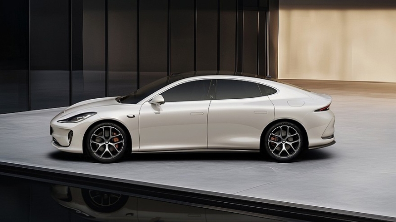 Премиальный лифтбек IM L6 от SAIC обновлён на втором году жизни, цены снижены