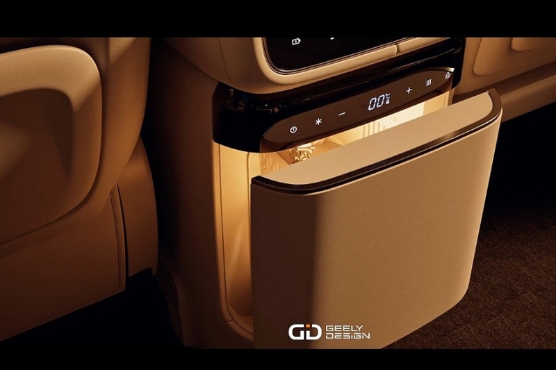 Роскошный кроссовер Geely Galaxy M9 представлен в Европе