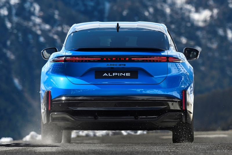 Серийный Alpine A390: три мотора, две версии, клиренс 152 мм и масса более 2,1 т