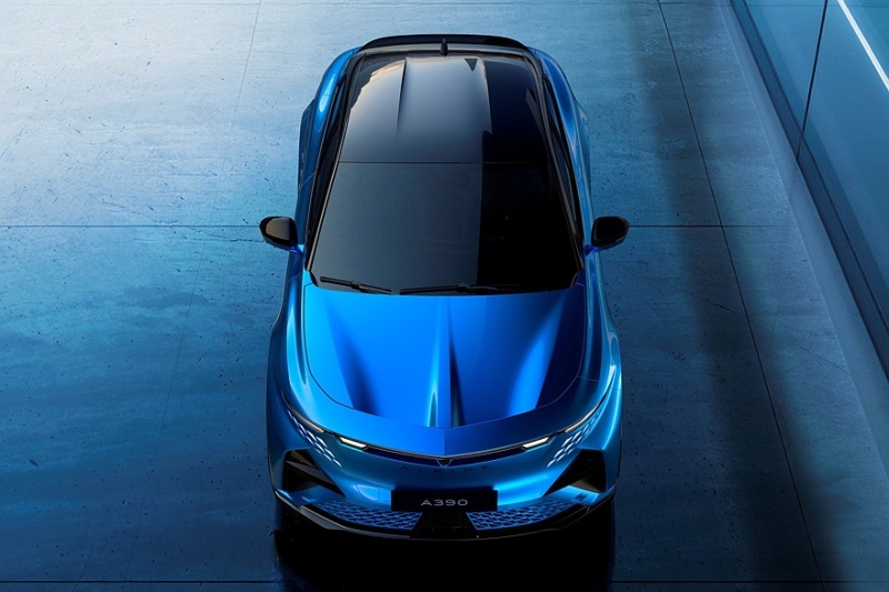 Серийный Alpine A390: три мотора, две версии, клиренс 152 мм и масса более 2,1 т