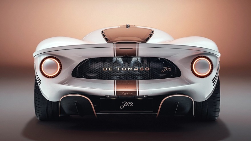 Серийный De Tomaso P72: завораживающие формы, мощный V8 и никаких экранов в салоне