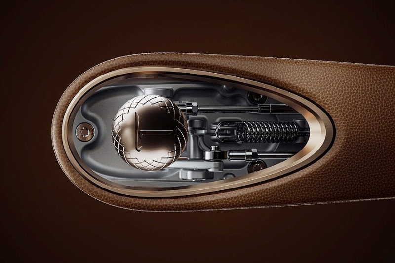 Серийный De Tomaso P72: завораживающие формы, мощный V8 и никаких экранов в салоне