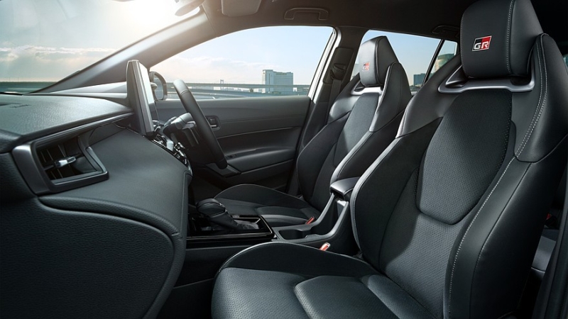 Toyota обновила кроссовер Corolla Cross для Японии и анонсировала версию GR Sport