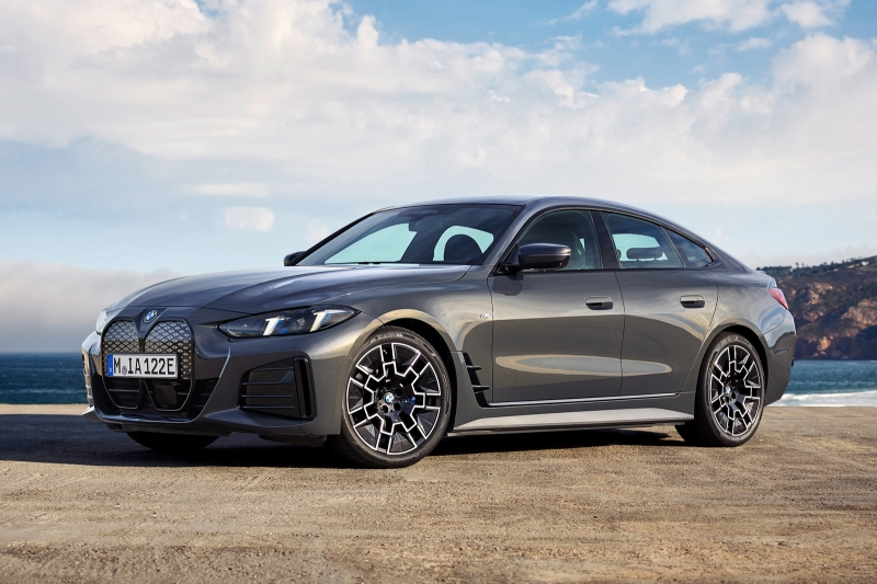 У лифтбека BMW i4 появилась новая топовая версия M60: мощность превысила 600 л.с.