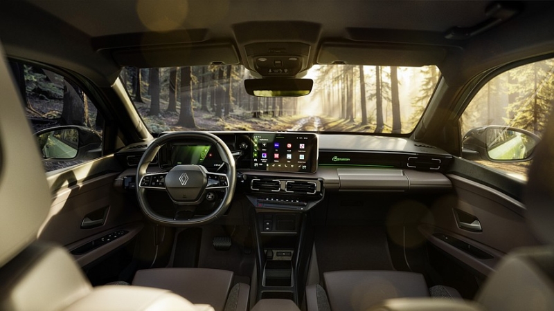 У Renault 4 может появиться версия с полным приводом и увеличенным дорожным просветом