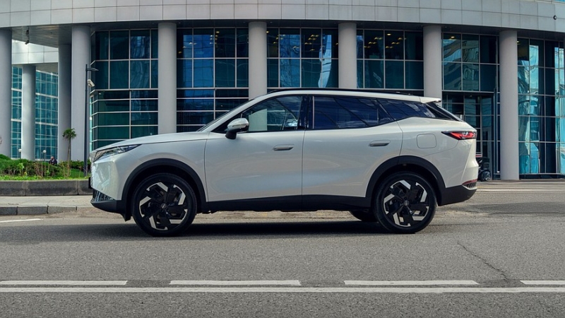 В России cтартовали продажи кроссовера Omoda C7, все цены известны