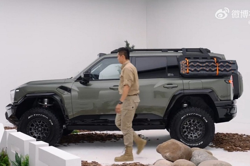 Внедорожник M-Hero M817 от Dongfeng, который планируют привезти в РФ: рассекречен интерьер
